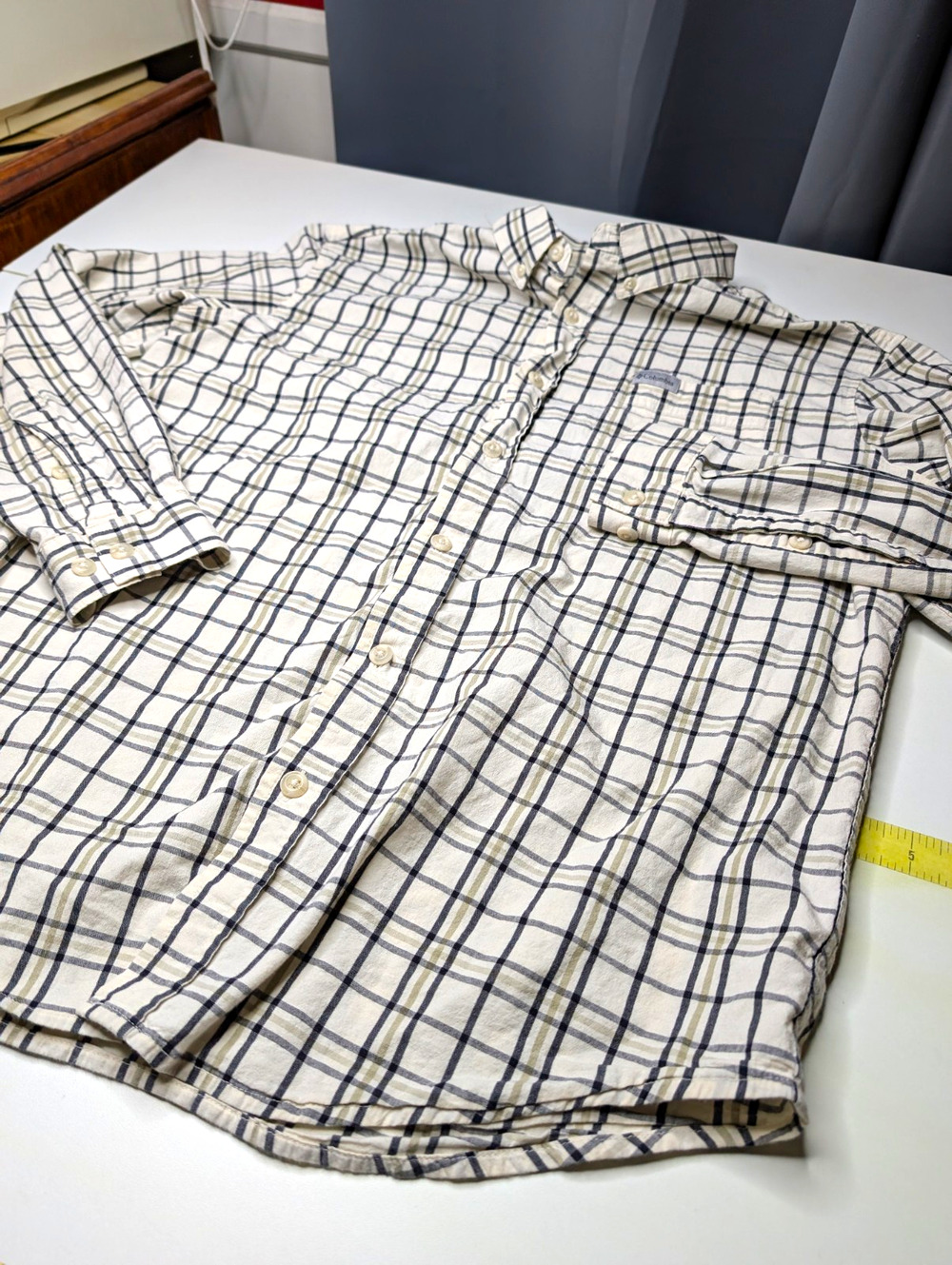 Columbia Men's M Regular Beige/Black/Green Plaid Long Sleeve Button-Up Pockets